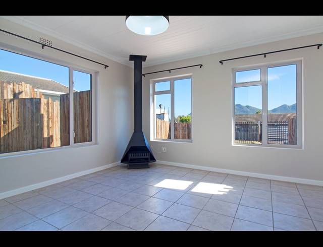 3 BEDROOM HOUSE TO LET IN SUNNYDALE